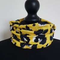 Yellow leopard print snood